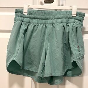 Lululemon Women’s Tracker Short 4”
